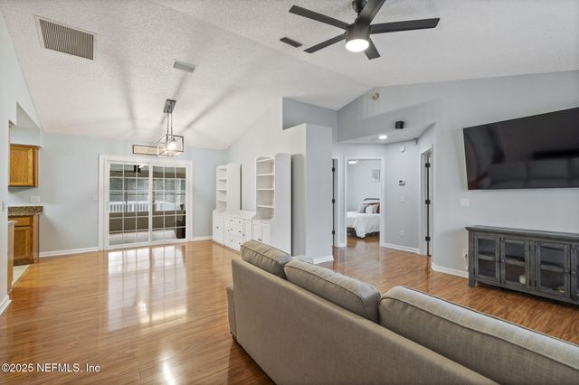 26 BULLRUSH Court, Middleburg, FL 32068