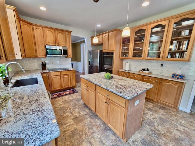 261 LENNI RD, Media, PA 19063