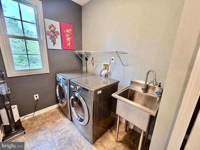 261 LENNI RD, Media, PA 19063