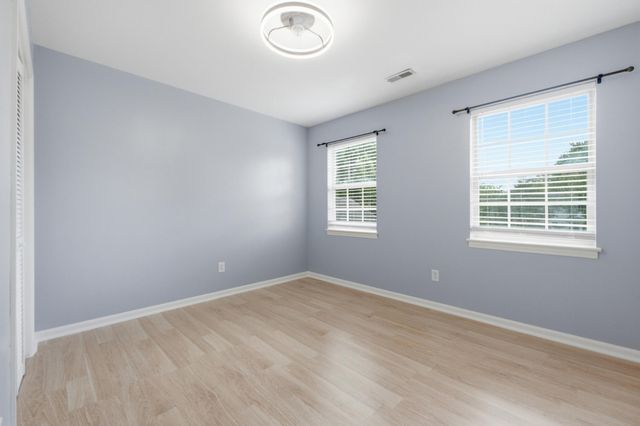 1353 Village Green Drive, Hixson, TN 37343