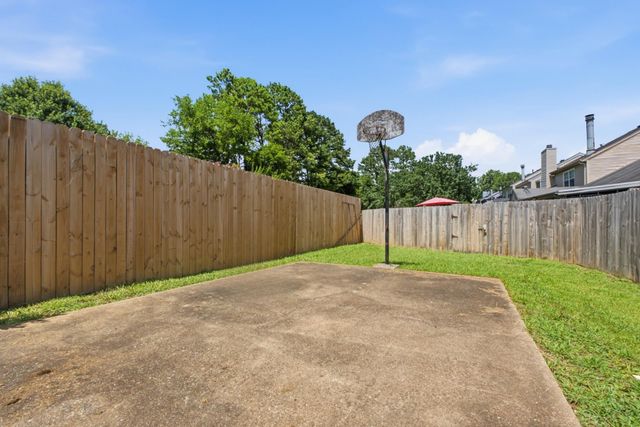 1353 Village Green Drive, Hixson, TN 37343