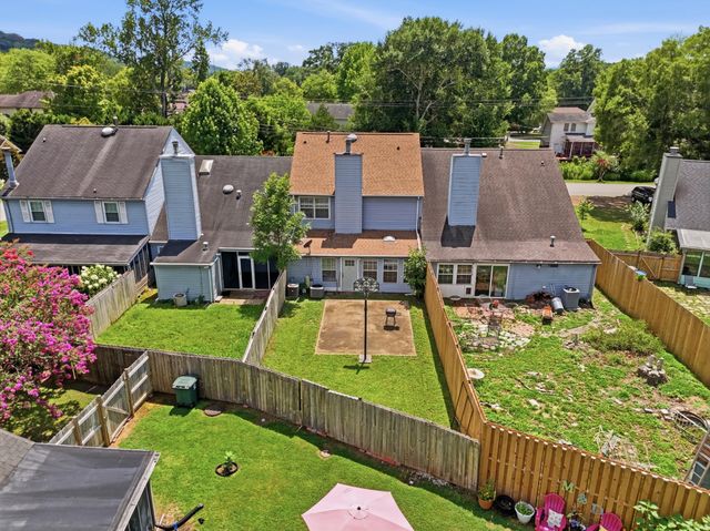 1353 Village Green Drive, Hixson, TN 37343