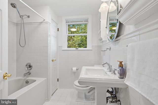 113 LOMBARDY DR, Wallingford, PA 19086