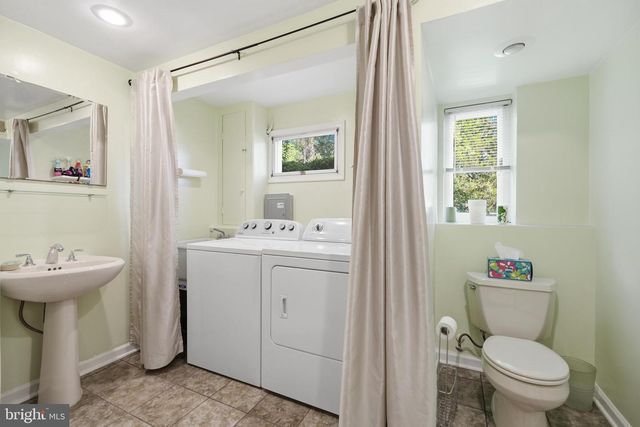 113 LOMBARDY DR, Wallingford, PA 19086