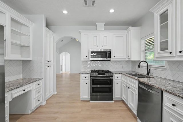 12961 Pelican Boulevard, Willis, TX 77318
