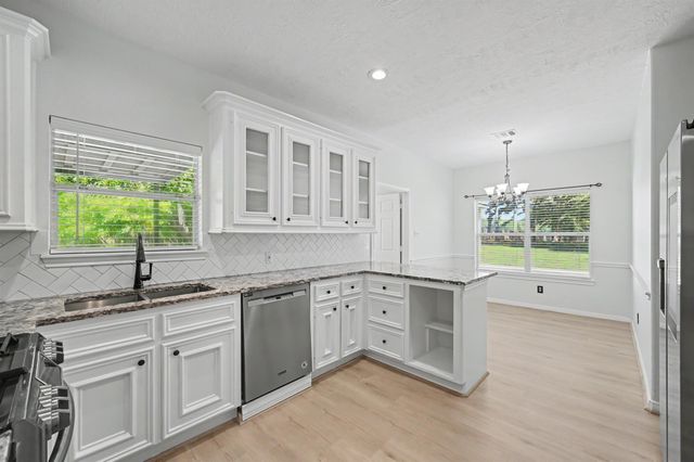 12961 Pelican Boulevard, Willis, TX 77318