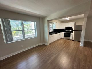 941 NE 170th St 220, North Miami Beach, FL 33162