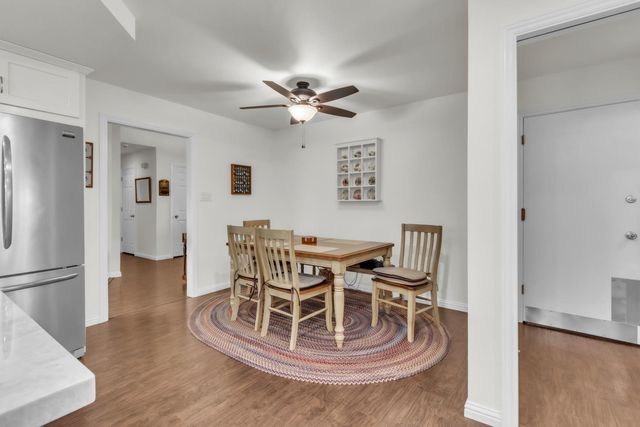 7825 Palmyra Dr, Fair Oaks, CA 95628