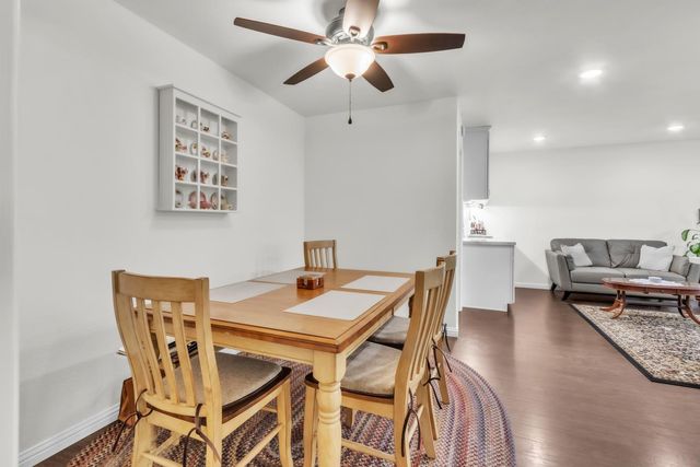 7825 Palmyra Dr, Fair Oaks, CA 95628