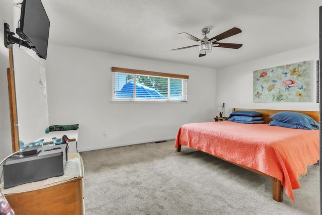 7825 Palmyra Dr, Fair Oaks, CA 95628