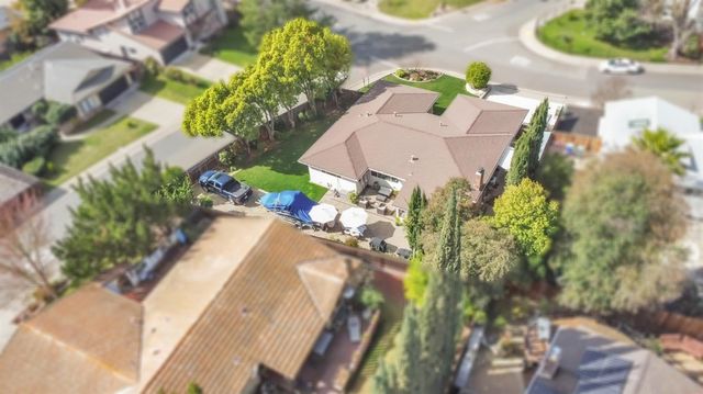 7825 Palmyra Dr, Fair Oaks, CA 95628