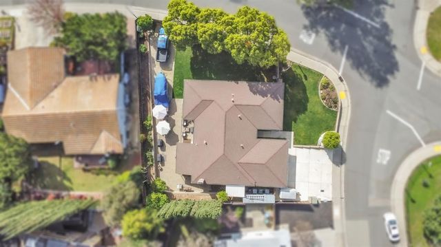 7825 Palmyra Dr, Fair Oaks, CA 95628
