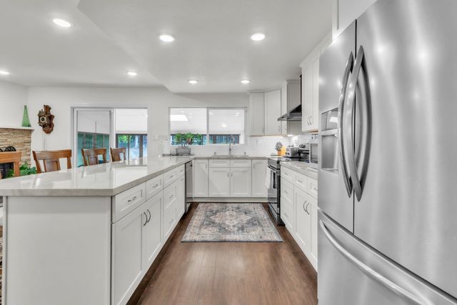 7825 Palmyra Dr, Fair Oaks, CA 95628