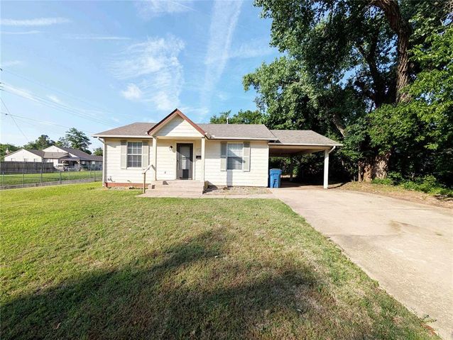 616 Lions Park Place, Midwest City, OK 73110