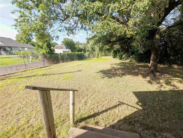 616 Lions Park Place, Midwest City, OK 73110