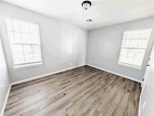 616 Lions Park Place, Midwest City, OK 73110