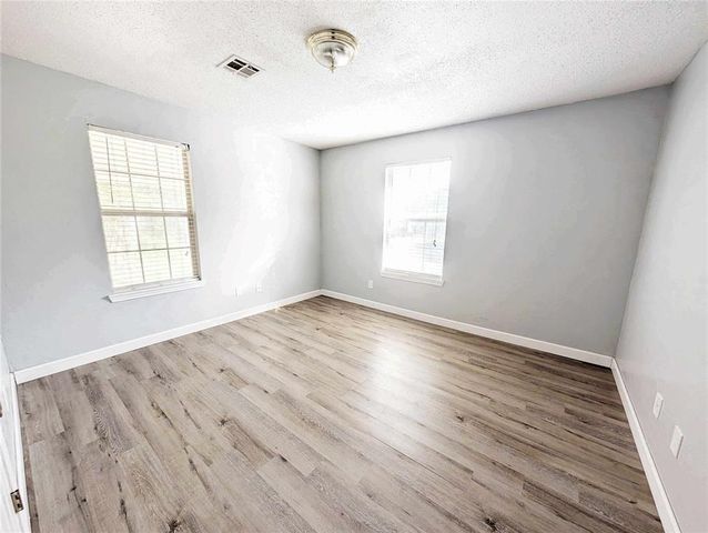 616 Lions Park Place, Midwest City, OK 73110