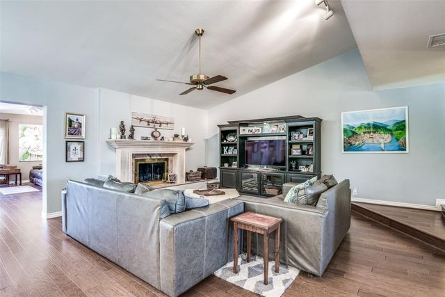 6607 Roundrock Road, Dallas, TX 75248