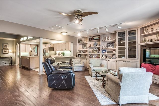 6607 Roundrock Road, Dallas, TX 75248