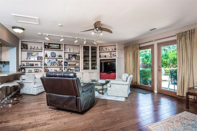 6607 Roundrock Road, Dallas, TX 75248