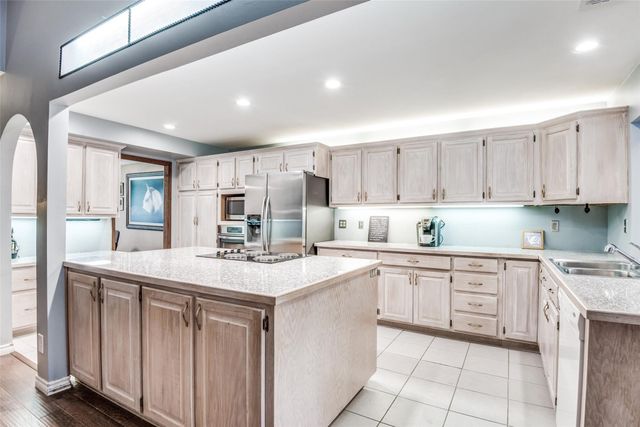 6607 Roundrock Road, Dallas, TX 75248