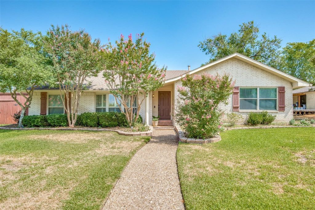 6607 Roundrock Road, Dallas, TX 75248