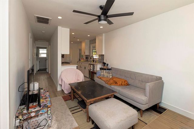 6266 68 Stewart St, San Diego, CA 92115