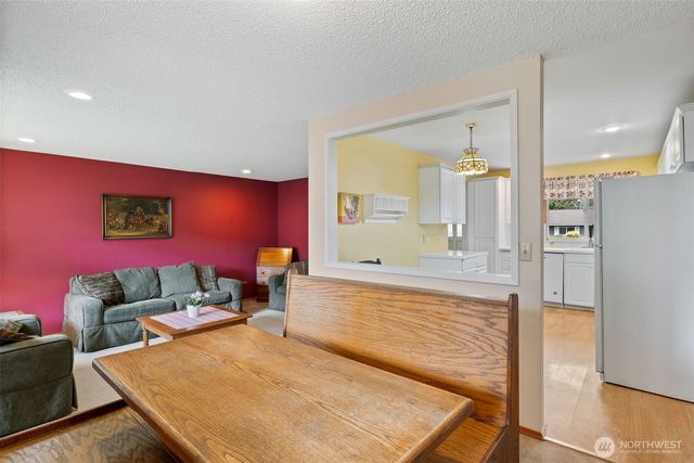 11626 111th Avenue NE, Kirkland, WA 98034