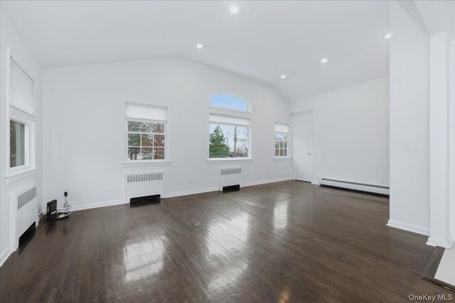 98 Nassau Road 2, Huntington, NY 11743