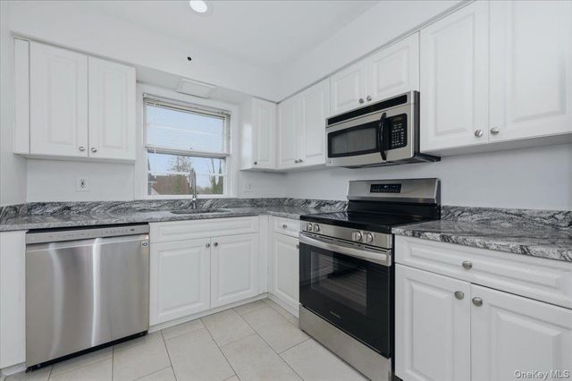 98 Nassau Road 2, Huntington, NY 11743