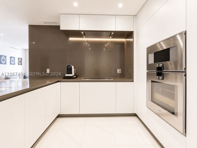 300 Biscayne Boulevard Way 2609W, Miami, FL 33131
