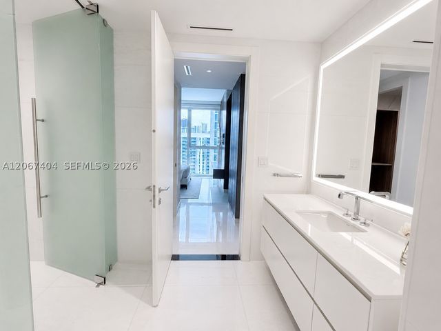 300 Biscayne Boulevard Way 2609W, Miami, FL 33131