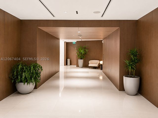 300 Biscayne Boulevard Way 2609W, Miami, FL 33131