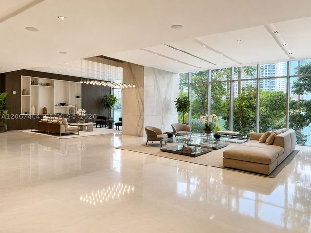 300 Biscayne Boulevard Way 2609W, Miami, FL 33131