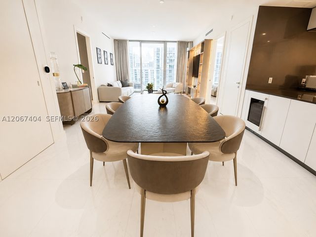 300 Biscayne Boulevard Way 2609W, Miami, FL 33131