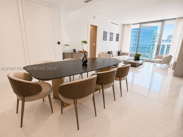 300 Biscayne Boulevard Way 2609W, Miami, FL 33131