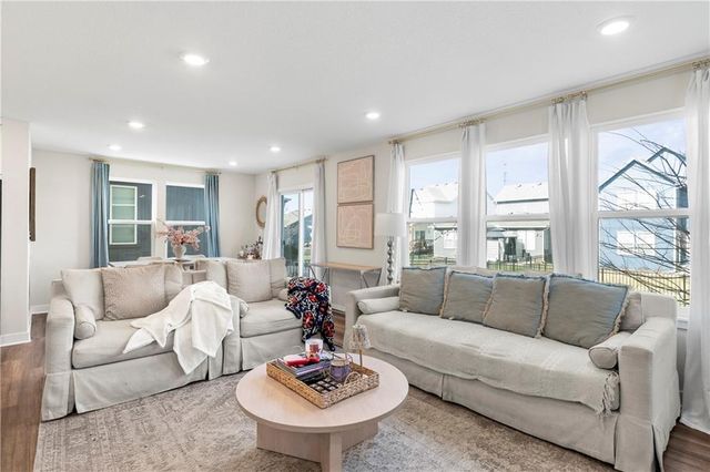 8788 SW 9th Street, Blue Springs, MO 64064