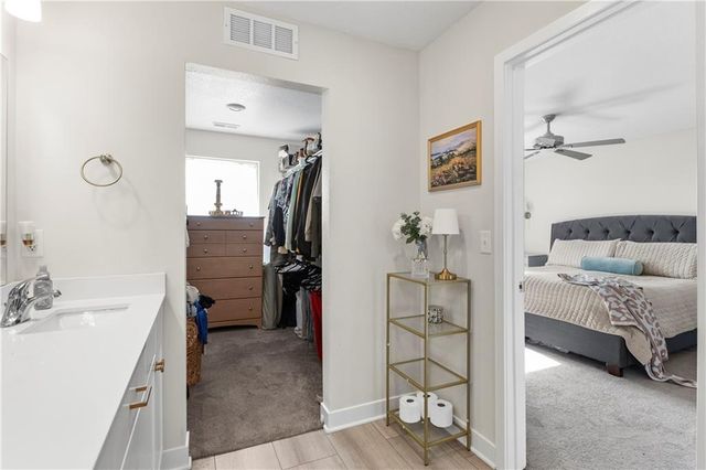 8788 SW 9th Street, Blue Springs, MO 64064