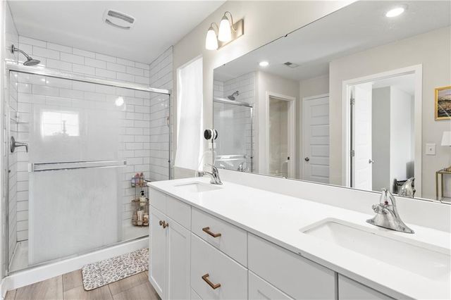 8788 SW 9th Street, Blue Springs, MO 64064