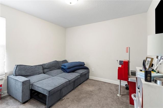 8788 SW 9th Street, Blue Springs, MO 64064