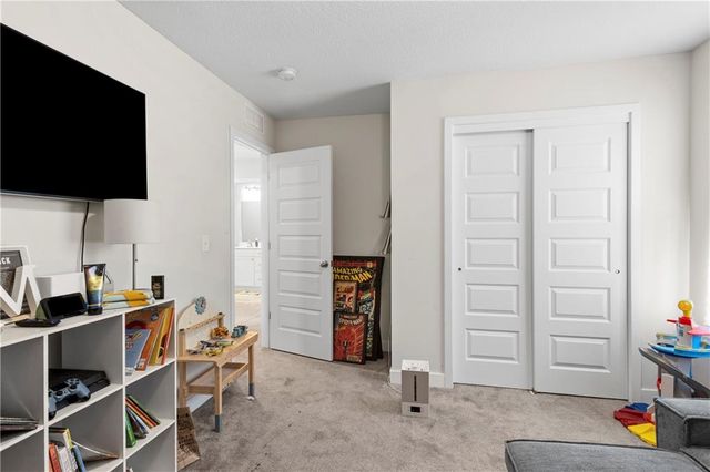 8788 SW 9th Street, Blue Springs, MO 64064