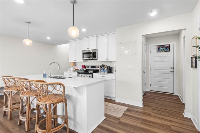 8788 SW 9th Street, Blue Springs, MO 64064