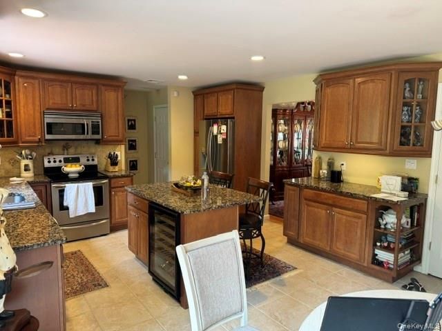 41 Shady Lane, Huntington, NY 11743