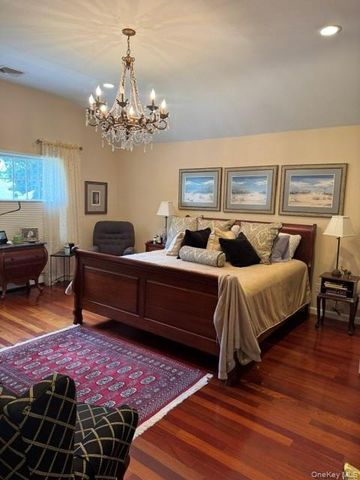 41 Shady Lane, Huntington, NY 11743