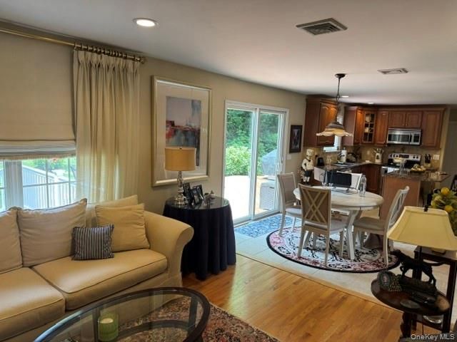 41 Shady Lane, Huntington, NY 11743