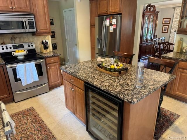 41 Shady Lane, Huntington, NY 11743