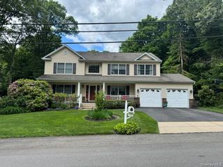 41 Shady Lane, Huntington, NY 11743