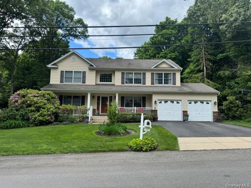 41 Shady Lane, Huntington, NY 11743
