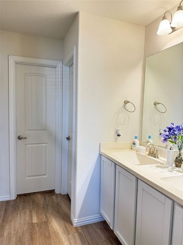 9125 Acre Meadows Lane, Arlington, TX 76002