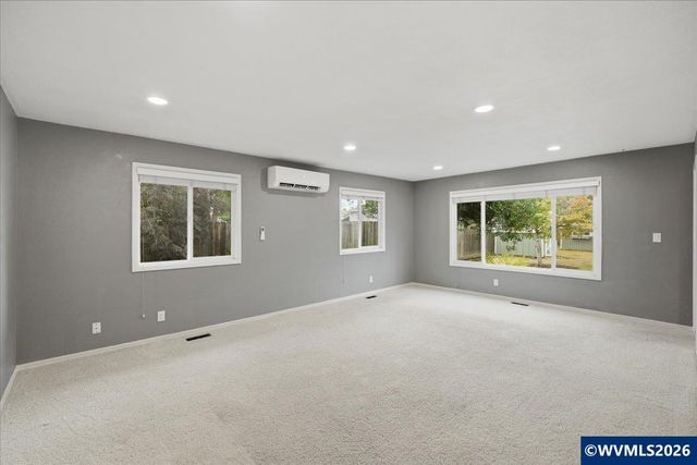 3146 South Shore Dr SE, Albany, OR 97322